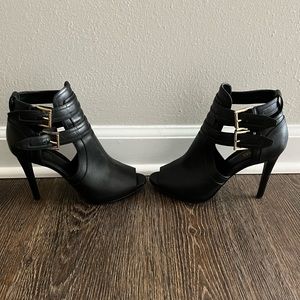 Black 7.5 Michael Kors heels